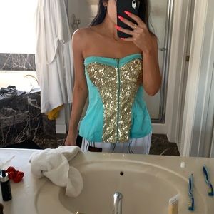 2bBebe strapless zip up top NWT